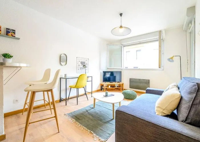 Apartman Le Montmorency - Free Parking - Airbus - Netflix