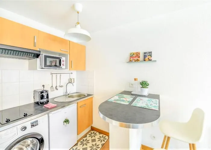 Le Montmorency - Free Parking - Airbus - Netflix Apartman