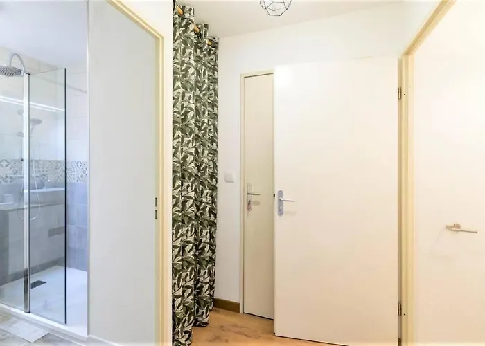 Le Montmorency - Free Parking - Airbus - Netflix Apartman