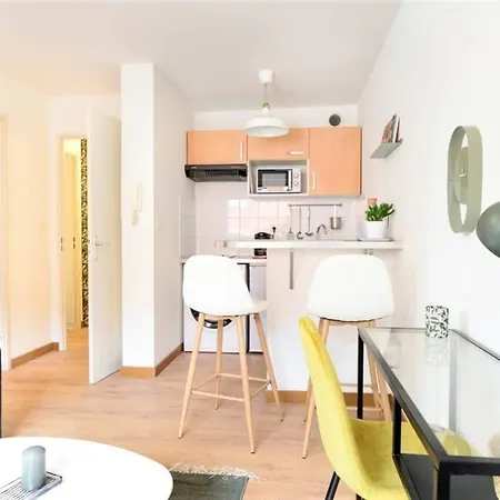 Le Montmorency - Free Parking - Airbus - Netflix Daire *