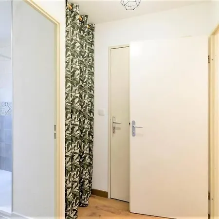 Le Montmorency - Free Parking - Airbus - Netflix Daire
